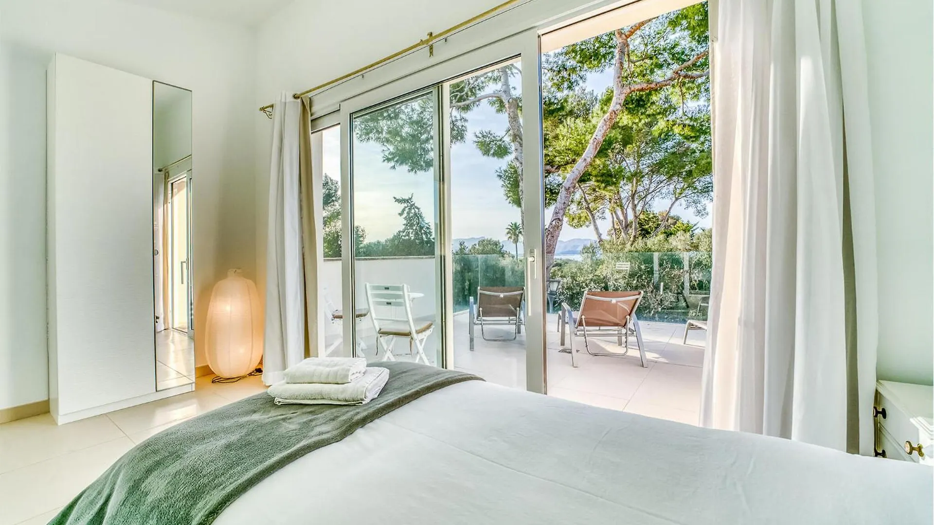 Lovely Home In Alcudia With Kitchen 0*, 阿尔库迪亚