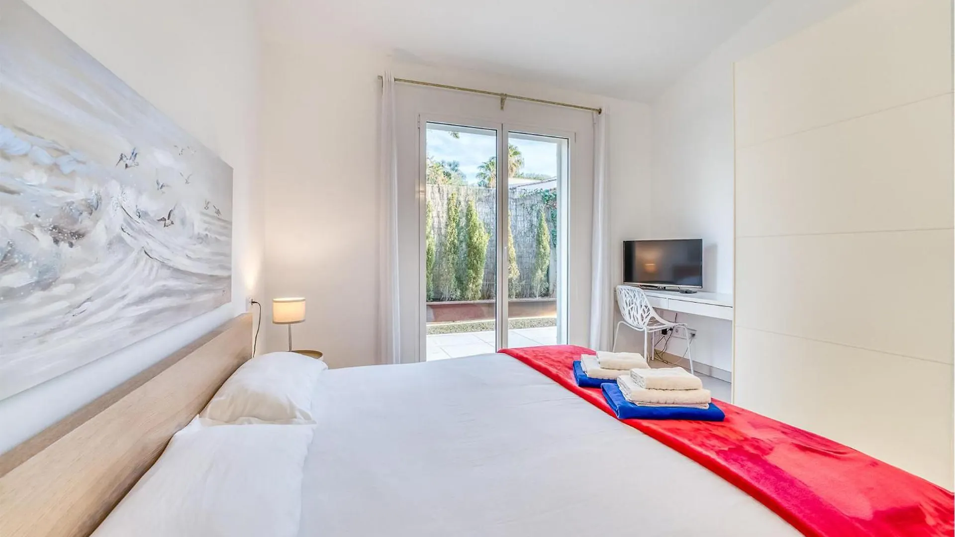 Lovely Home In Alcudia With Kitchen 阿尔库迪亚